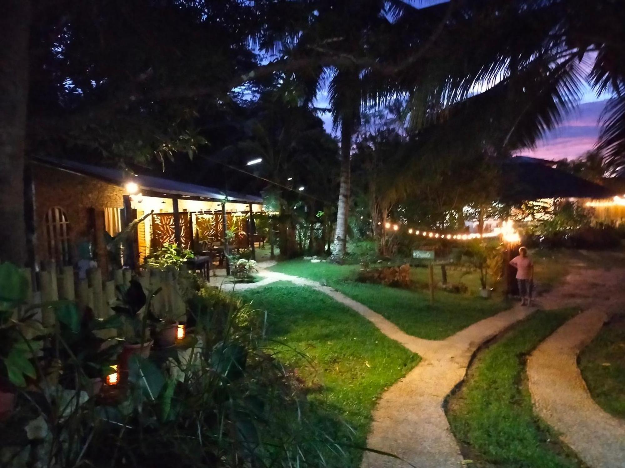 Sea U Inn Romblon Buitenkant foto